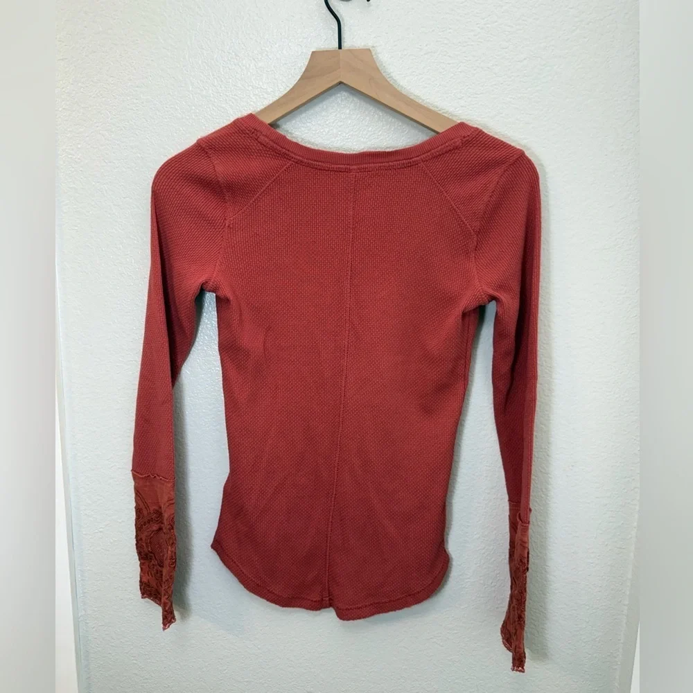 Free People Rust Lovely Lady Lace Crochet Cuff Waffle Thermal Small